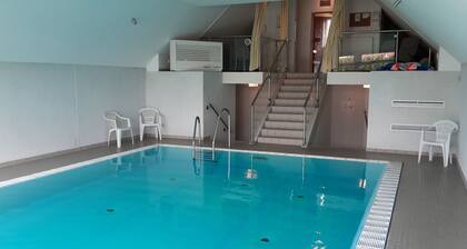 Am Pool und Strand bei jedem Wetter zwischen Lübeck-Travemünde und Boltenhagen.