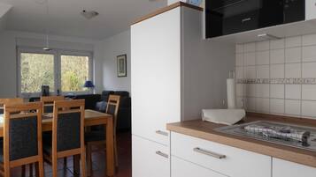 Réfrigérateur, micro-ondes, four, lave-vaisselle