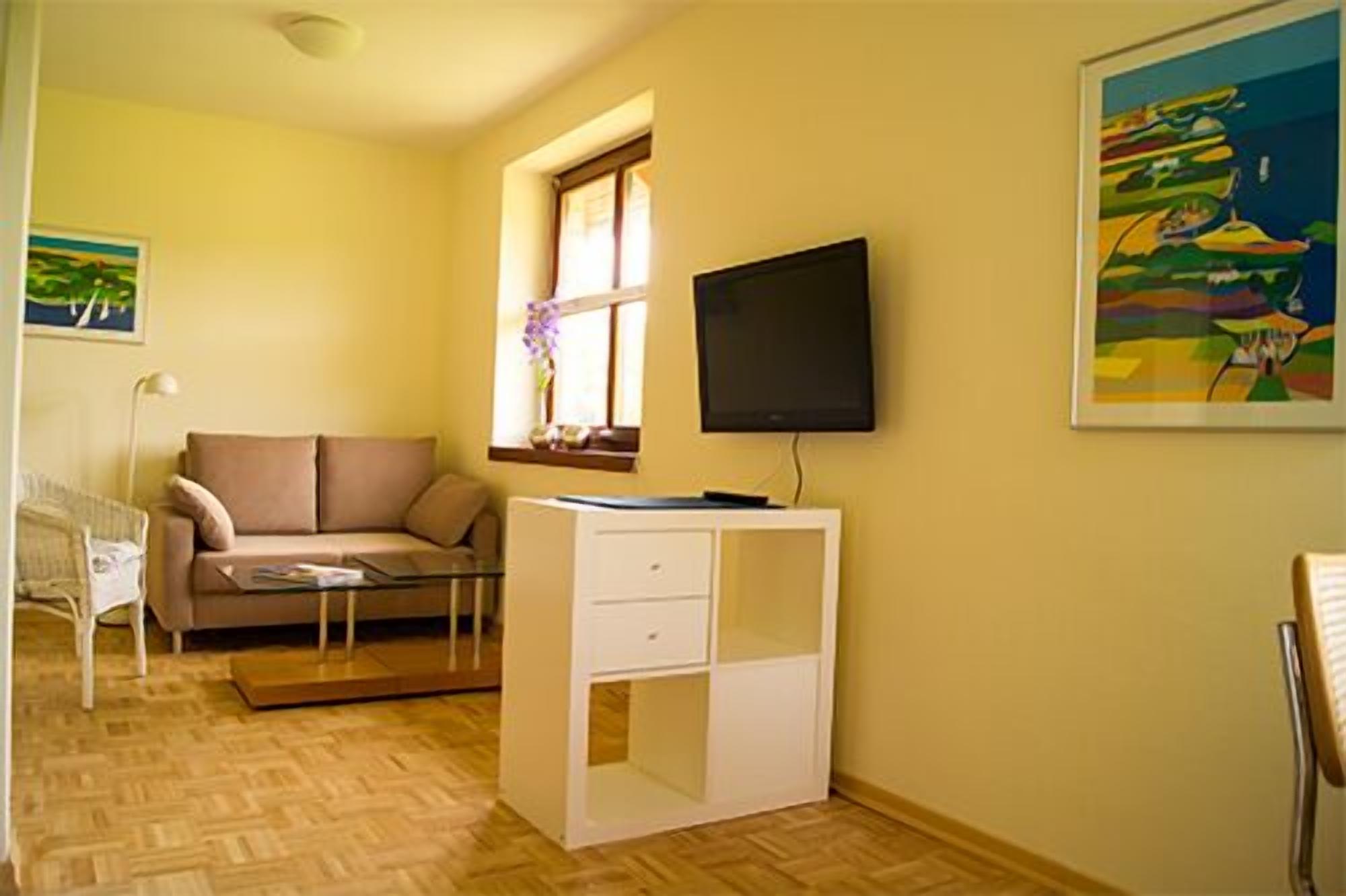 Maritime flair with a view of the meadows in quiet surroundings