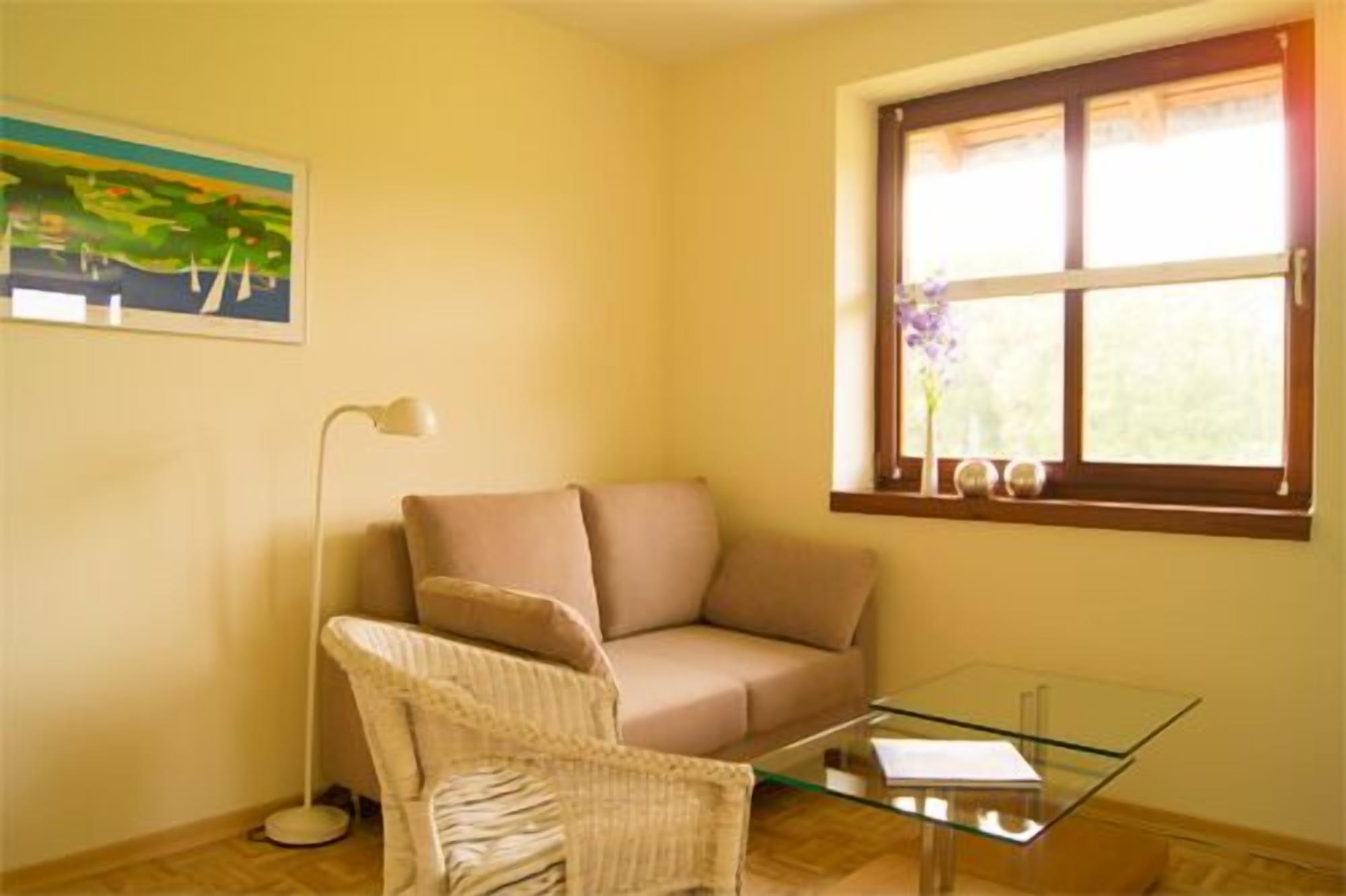 Maritime flair with a view of the meadows in quiet surroundings