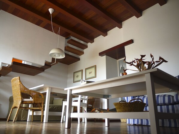 Interior - Newly restored in 2012, rural environment, fully connected, very well connected (Isora)