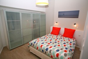 2 chambres, fer et planche à repasser, Wi-Fi gratuit, draps fournis