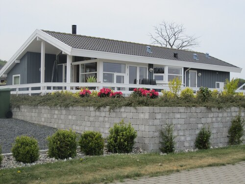 Wunderschönes Ferienhaus mit Meerblick und 5 Gehminuten vom Strand entfernt