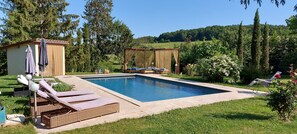 Outdoor pool, a heated pool - Apartment Le Cluny (Chardonnay)