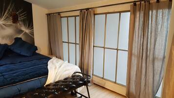 2 chambres, fer et planche à repasser, Wi-Fi, draps fournis