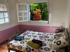 3 chambres, fer et planche à repasser, Wi-Fi gratuit, draps fournis