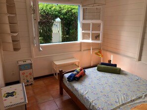 3 chambres, fer et planche à repasser, Wi-Fi gratuit, draps fournis