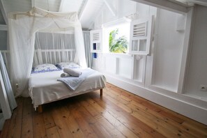 3 bedrooms, in-room safe, iron/ironing board, travel crib