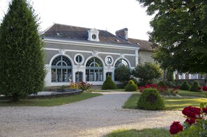 Exterior - Sainte Fortunade Corrèze cottage rental (Sainte-Fortunade)