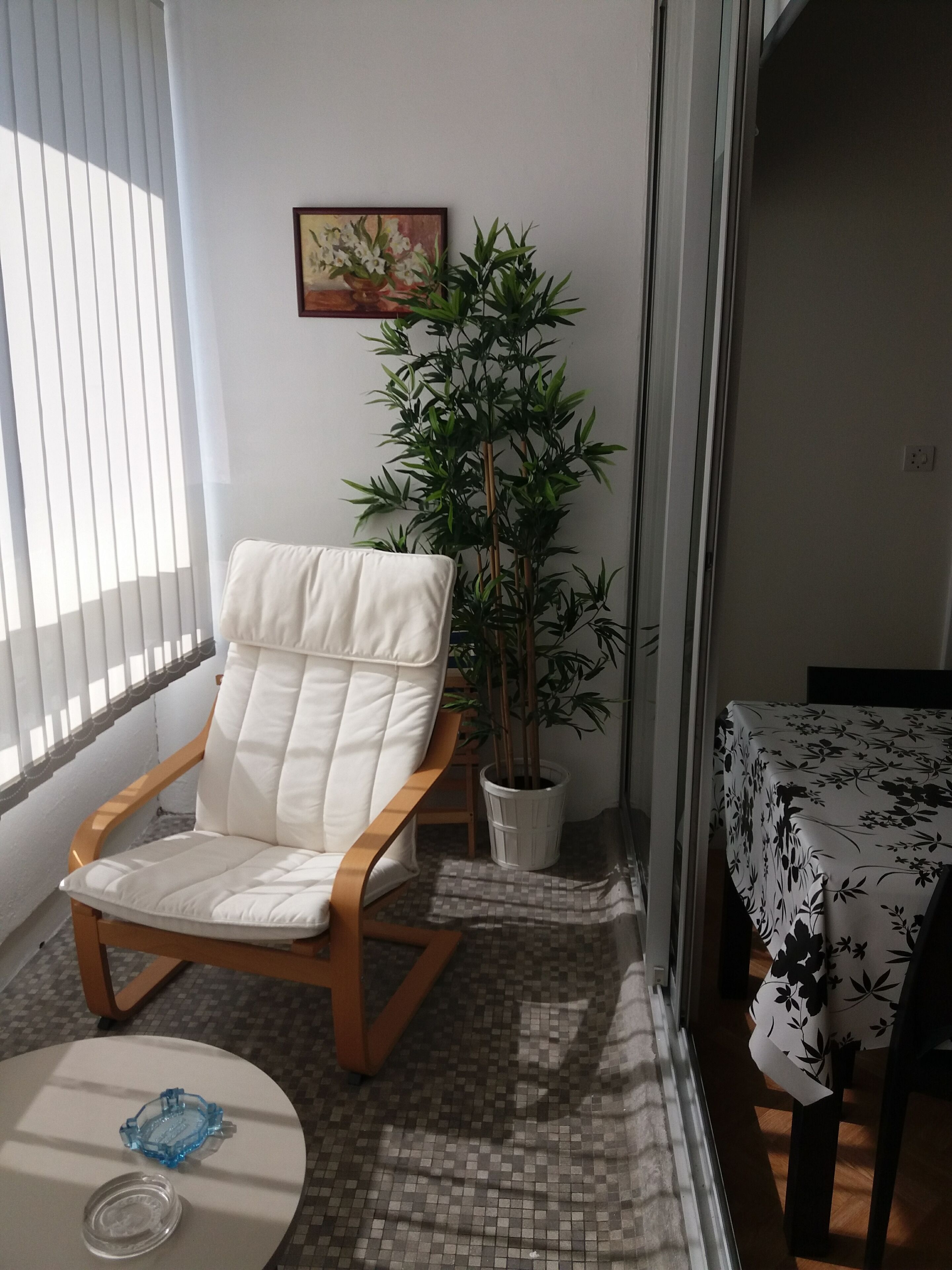 week WE app center town 4/6 people 5 mn walk from the beach and the port