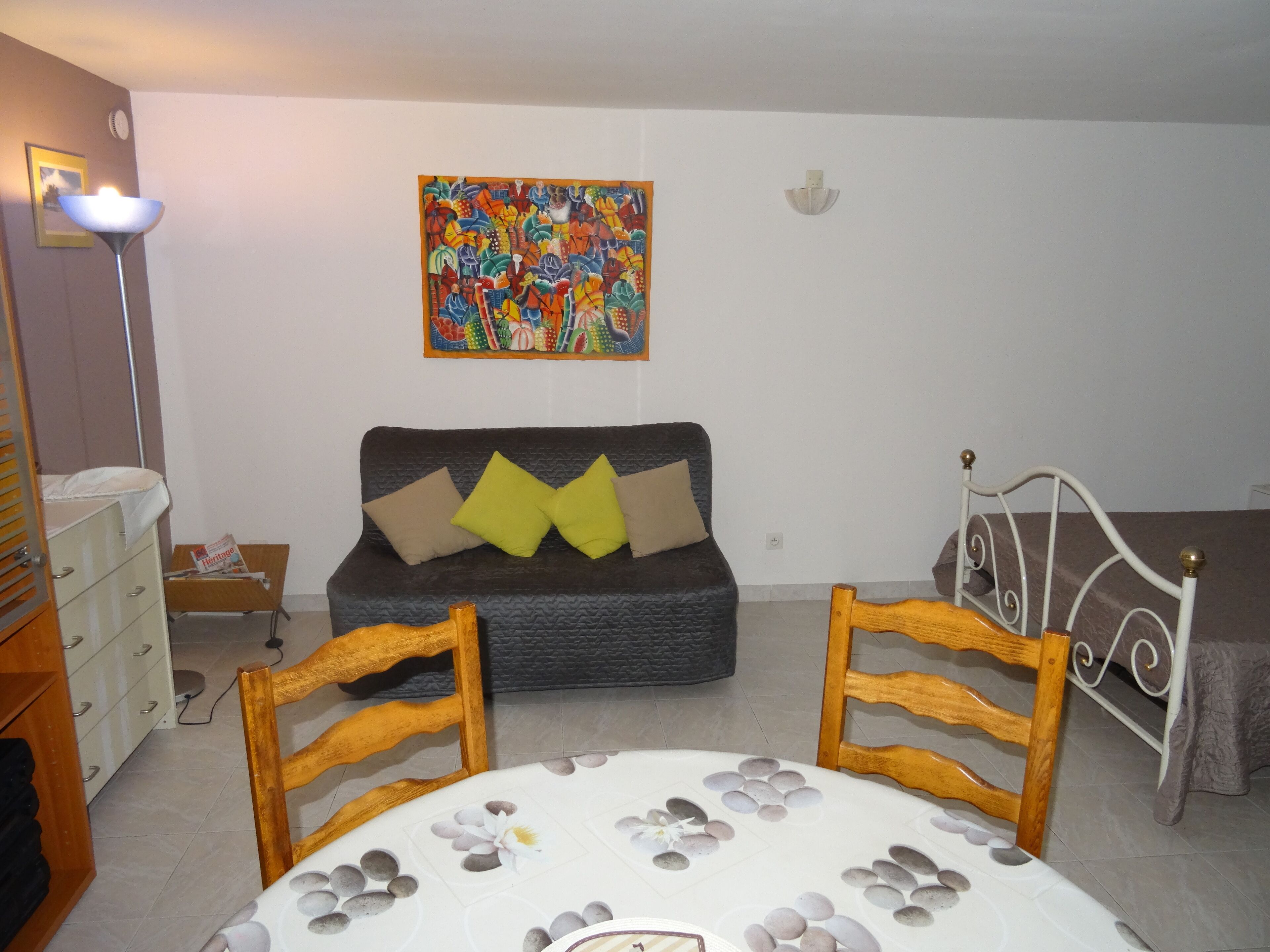 Nice independent studio on the ground floor of a villa in L estaque Mourepiane.