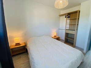 4 bedrooms, iron/ironing board, free WiFi