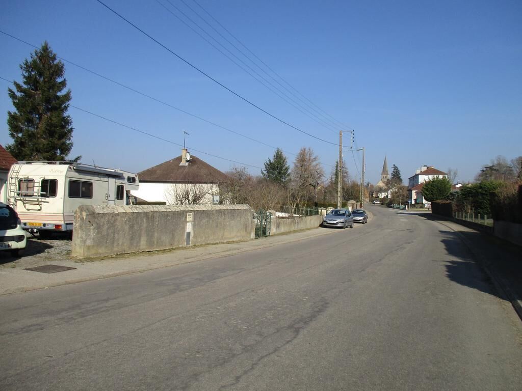 Parkering på området, bil nødvendig