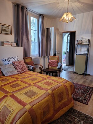 1 Schlafzimmer, Bügeleisen/Bügelbrett, Reisekinderbett, kostenloses WLAN