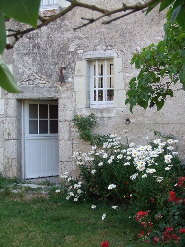 charm and comfort of the campaign in the castles of the Loire. 