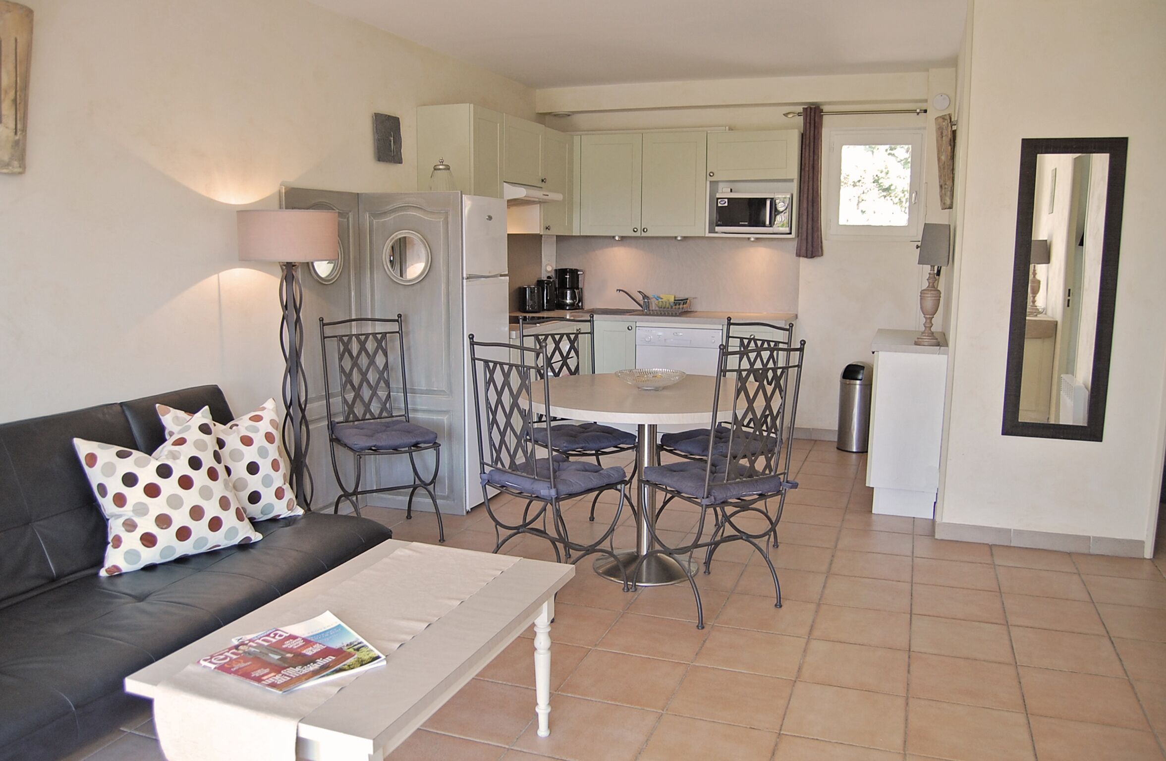 Télévision, table de tennis de table