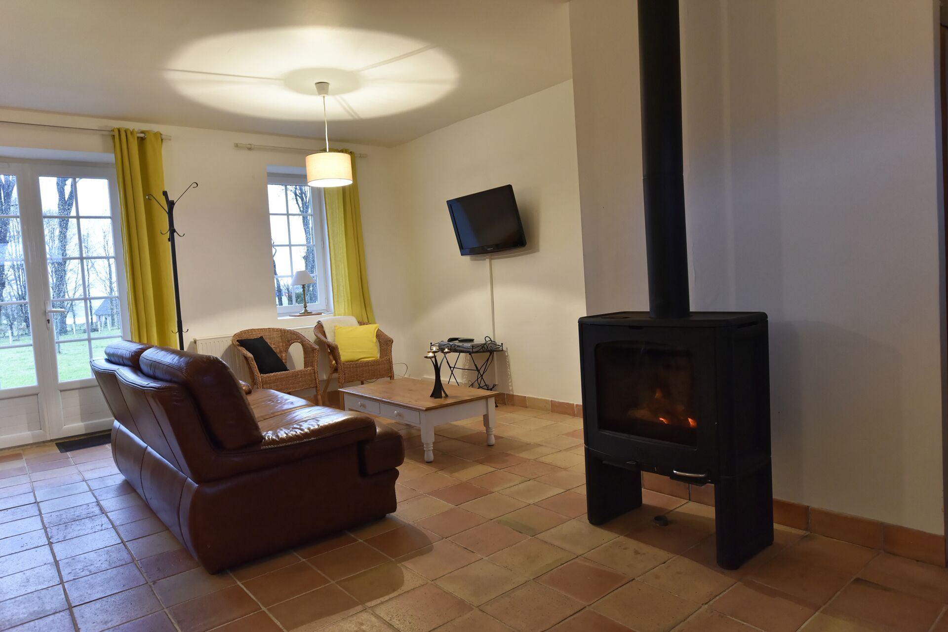 Quiet cottage in the countryside