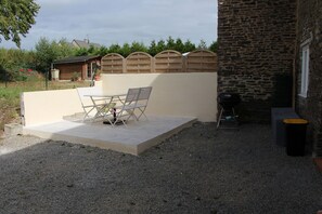 Outdoor dining - Pretty guest house in Normandy near Mont Saint Michel (Aucey-la-Plaine)