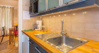 Dans le quartier branché d'Avignon - Centre historique - Rue calme - Terrasse