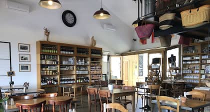 GITE OF CHARM ON THE HEIGHTS OF VENASQUE