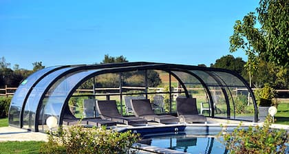 LA PETITE MAISON DANS LA PRAIRIE - COVERED/HEATED SWIMMING POOL APRIL TO OCTOBER