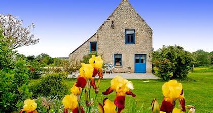 LA PETITE MAISON DANS LA PRAIRIE - COVERED/HEATED SWIMMING POOL APRIL TO OCTOBER