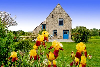 LA PETITE MAISON DANS LA PRAIRIE - COVERED/HEATED SWIMMING POOL APRIL TO OCTOBER