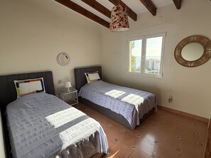 3 bedrooms, iron/ironing board, travel cot, free WiFi