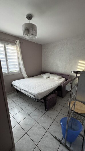 3 bedrooms, desk, WiFi (free)