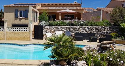 Air-conditioned villa on the Cote Bleue with large pool