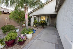 Property grounds -  Johnson Ranch SanTan Valley Golfing, Swimming, Hiking, &  for Lovers of Nature
 (Queen Creek)
