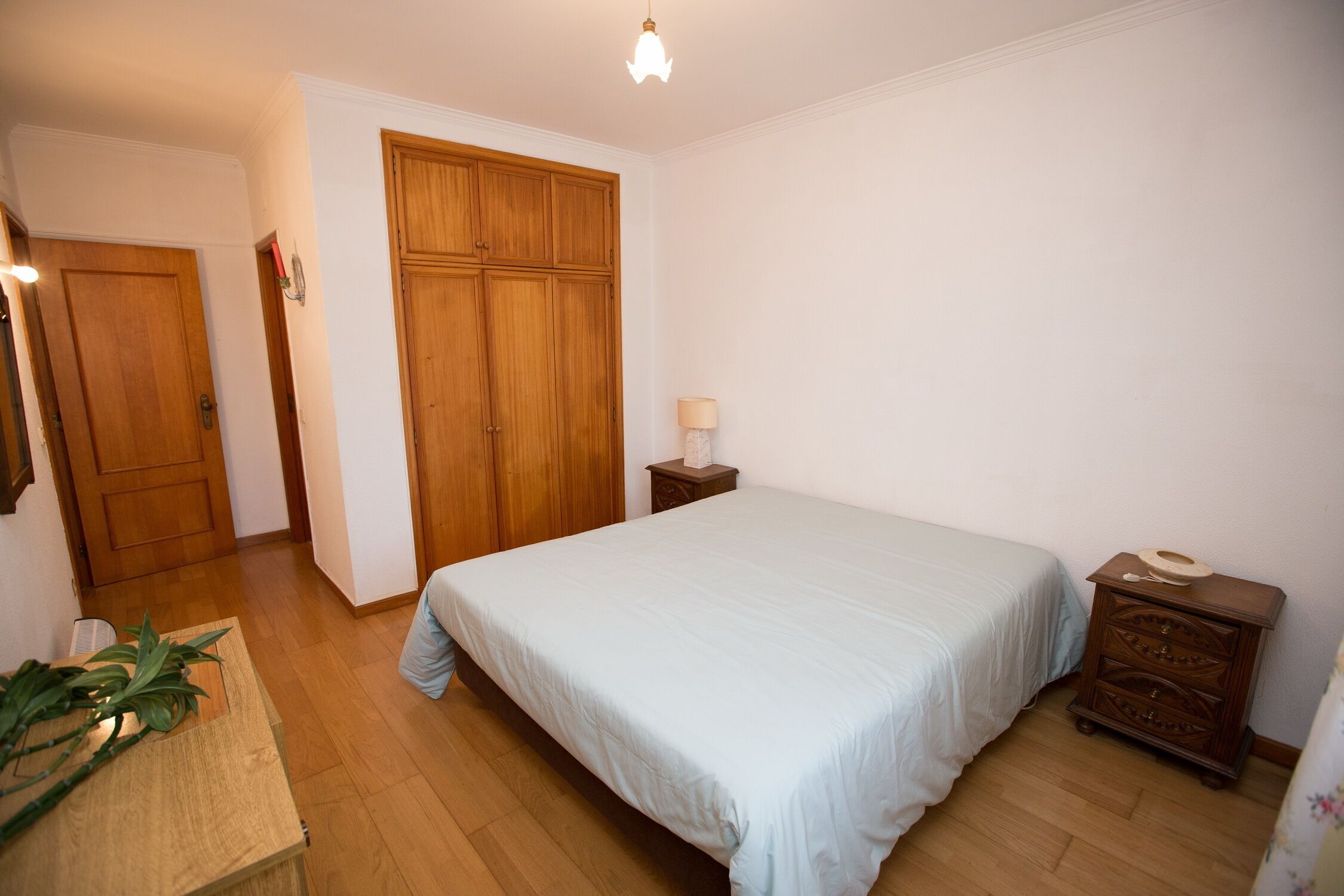 2 chambres, fer et planche à repasser, accès Internet, draps fournis