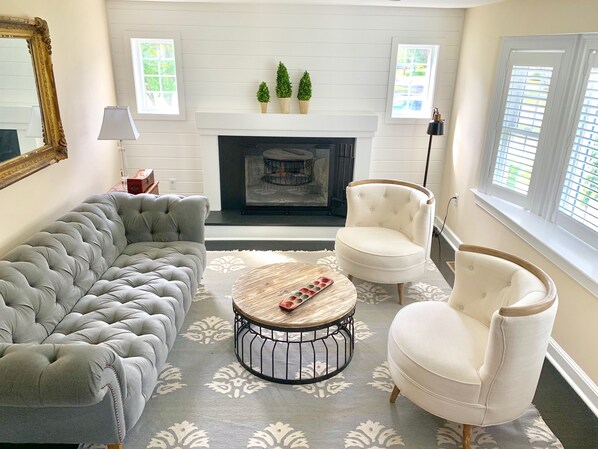 Smart TV, fireplace, DVD player, books