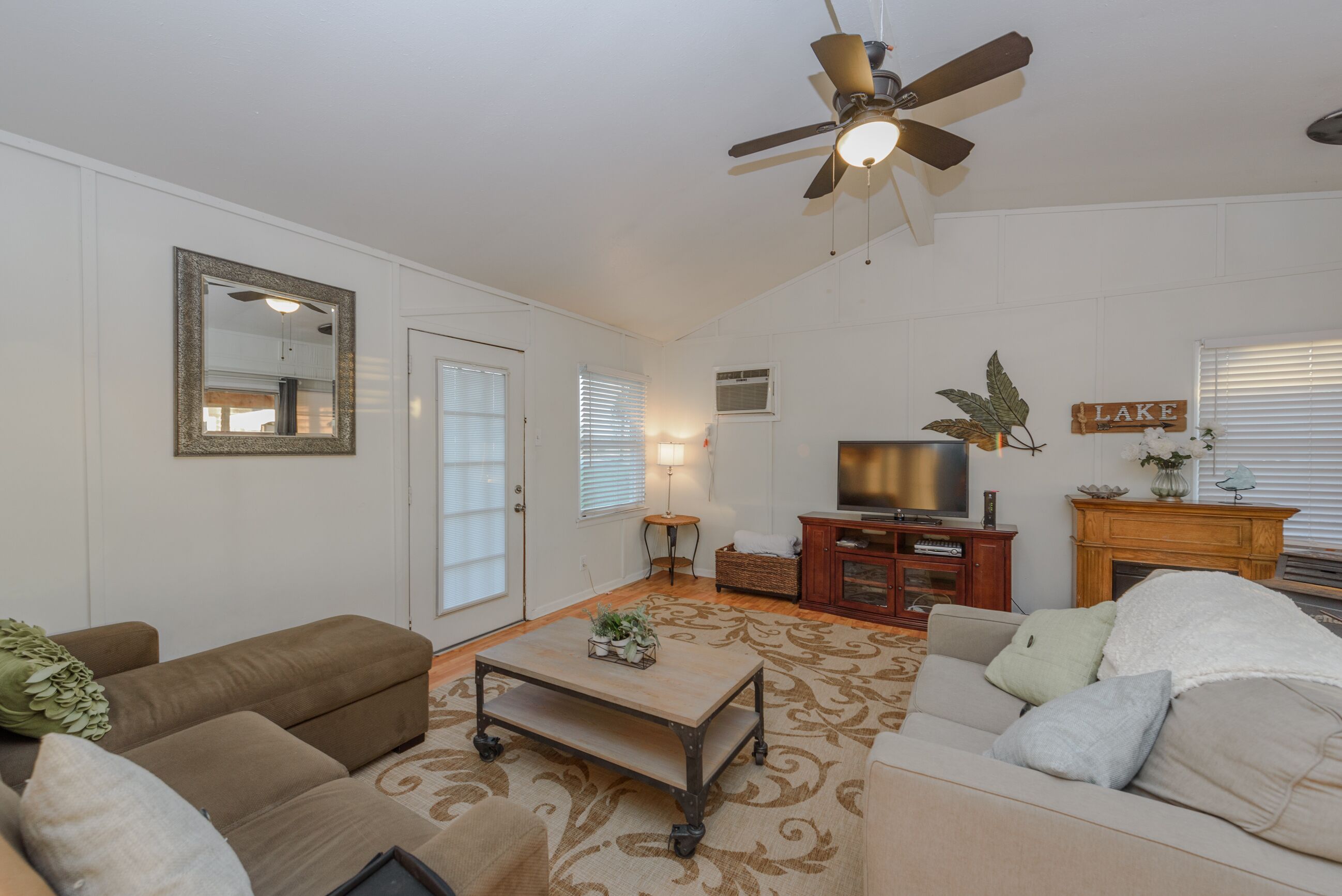 Lakehouse Bungalow-Frisco Location