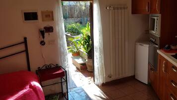 Schreibtisch, Bügeleisen/Bügelbrett, kostenloses WLAN, Bettwäsche