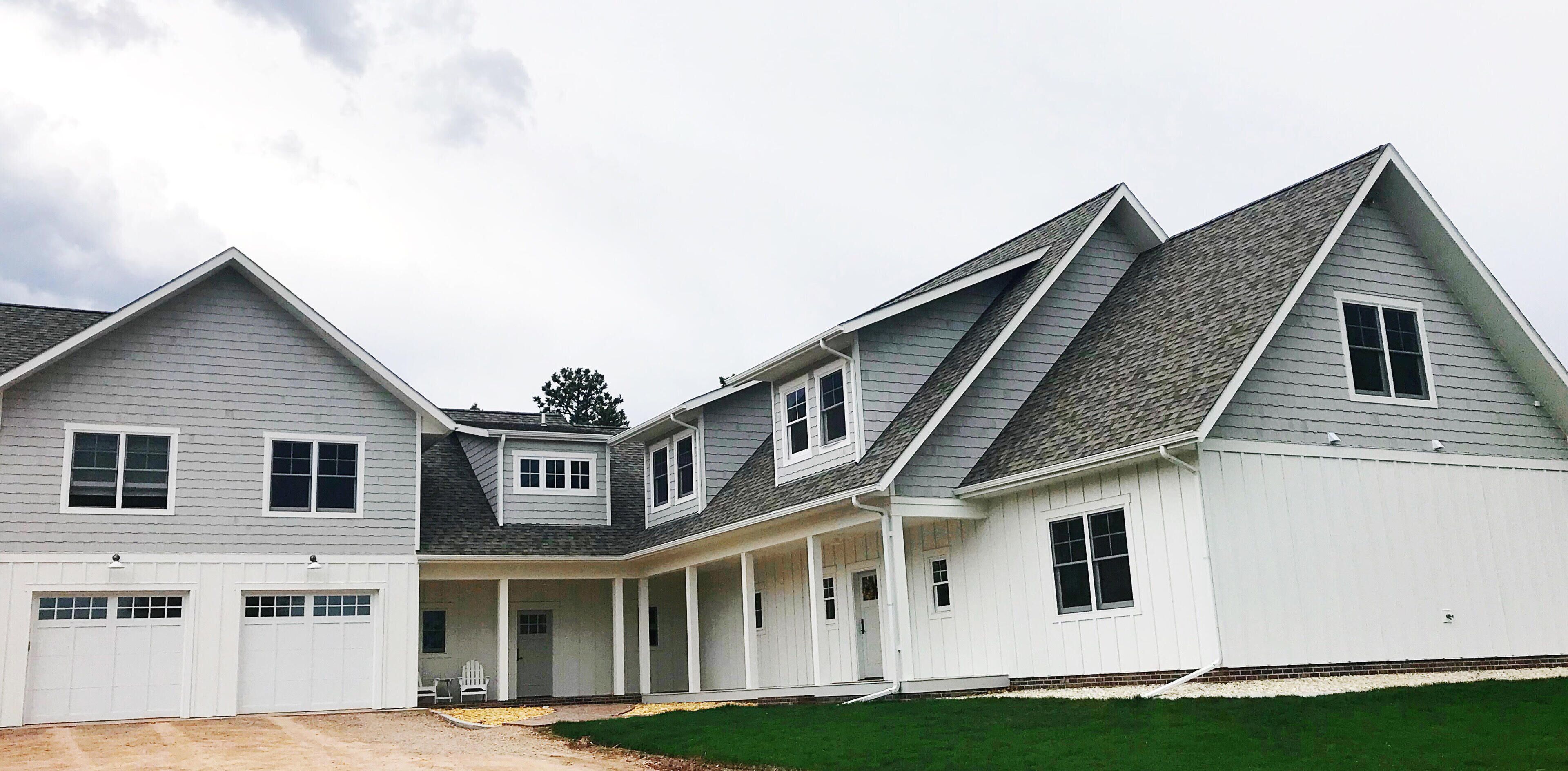Modern Farmhouse on Canyon 