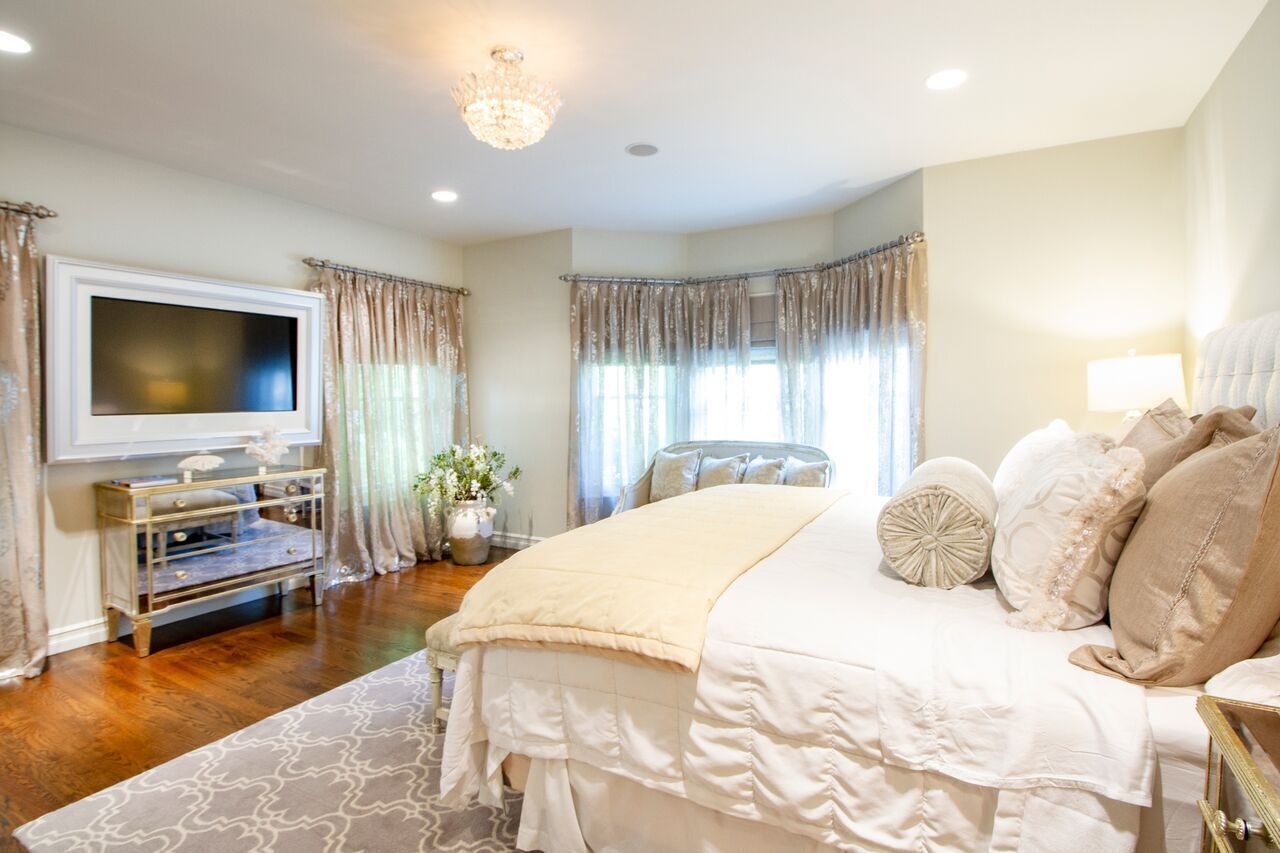 5 bedrooms, desk, iron/ironing board, free WiFi