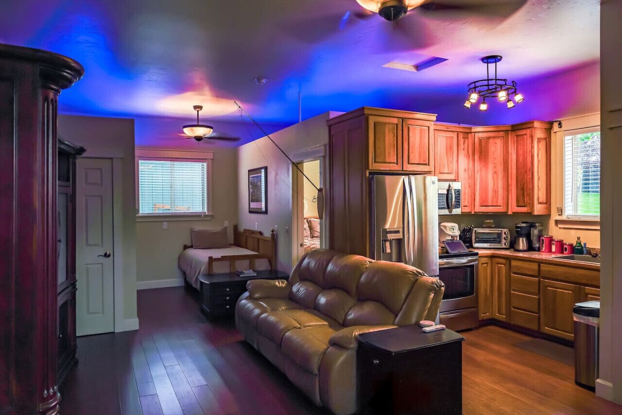 Smart TV, DVD player, stereo