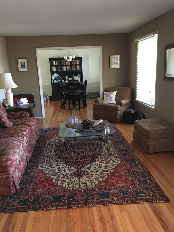 TV, fireplace, DVD player