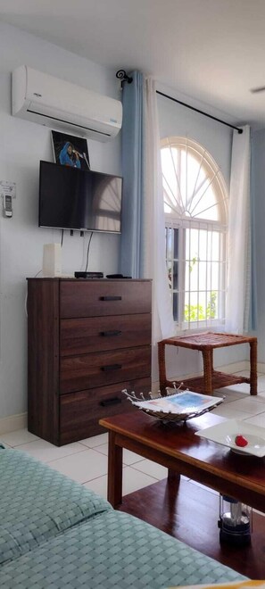 Interior - Secluded Studio@Sky Castles, Ocho Rios - cozy, modern, secluded w/ ocean views (Ocho Rios)