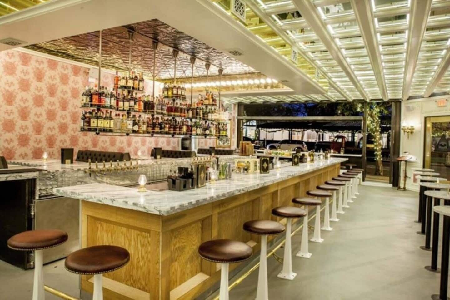 Bar (in der Unterkunft)