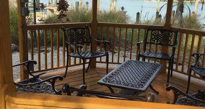 2 BEDROOM ON INTRACOASTAL W/ BEACH ACCESS