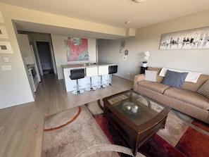 Smart TV - 2 BRDM MODERN Suite in Royal Bay w/ Ocean View (Colwood)