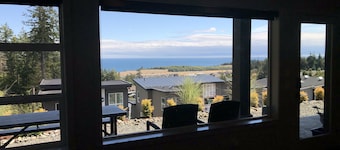 2 BRDM MODERN Suite in Royal Bay w/ Ocean View