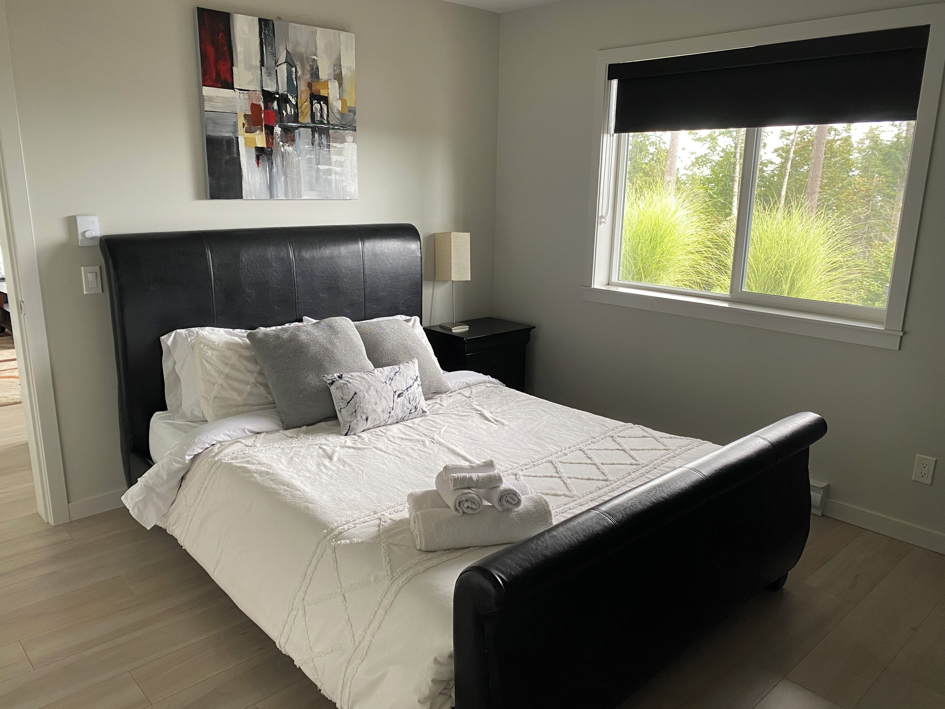 2 bedrooms, in-room safe, iron/ironing board, WiFi (free)