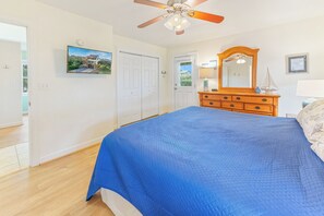 5 bedrooms, free WiFi, bed sheets
