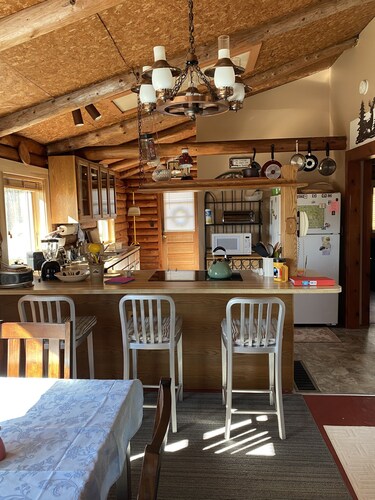 SPRING IN THE GREEN MOUNTAINS/PET FRIENDLY-WOOF