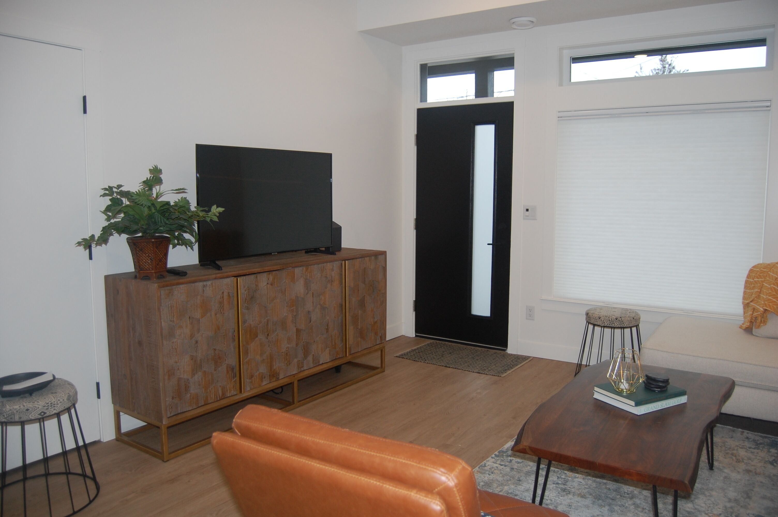 Modern Executive Condo Located in Vernon