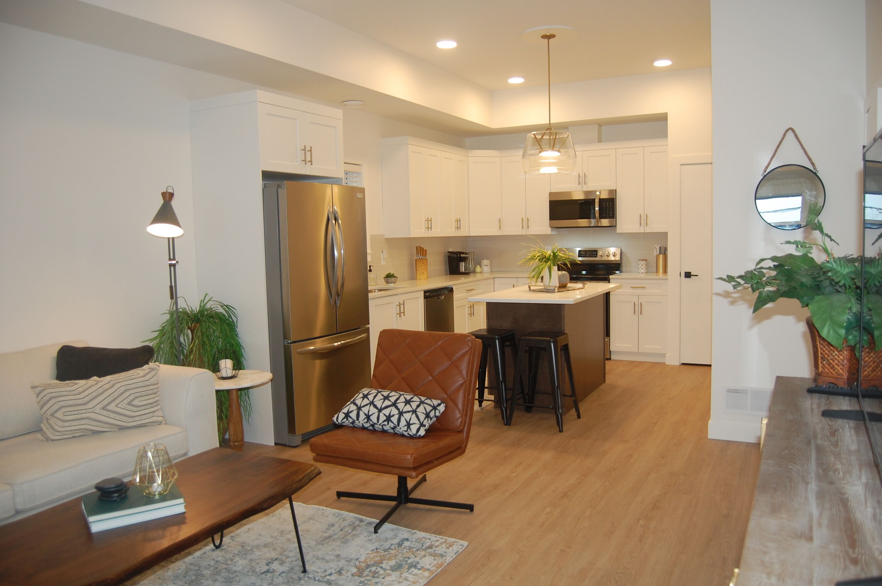 Modern Executive Condo Located in Vernon