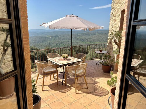 16th century renovated Mas located in mountains with sea views